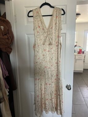 EUC Doen Tahlia Dress in Flowering Meadow Size M